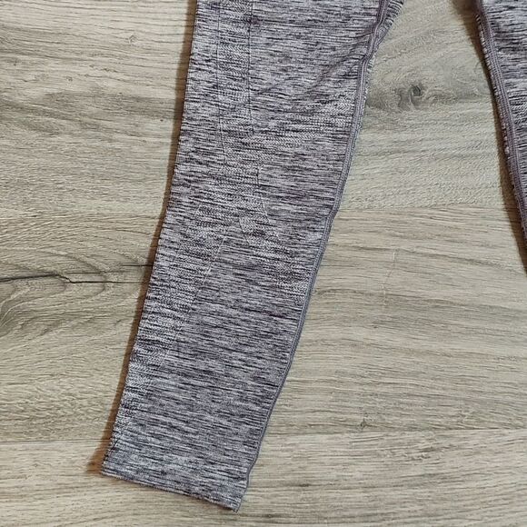 Under Armour Cropped Leggings - Picture 3 of 5